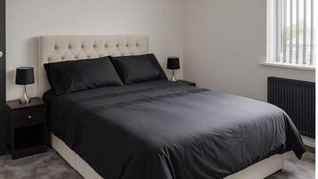 3 soverom, strykejern/-brett, wi-fi og sengetøy