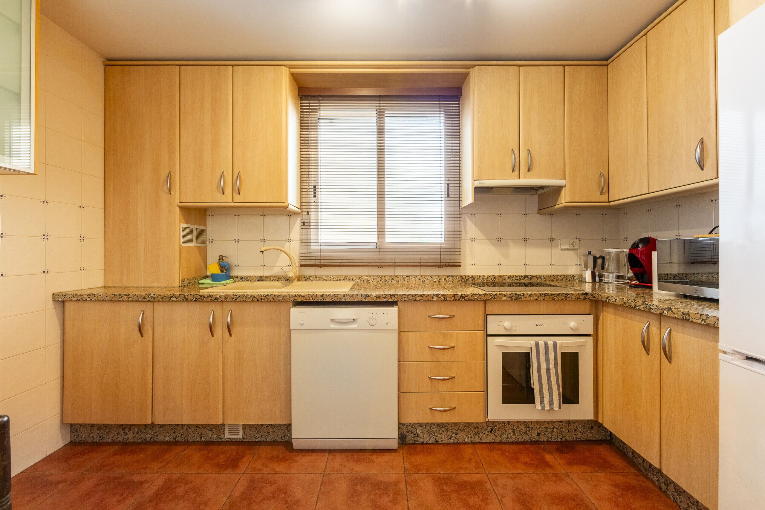 冷蔵庫、電子レンジ、オーブン、食器洗い機