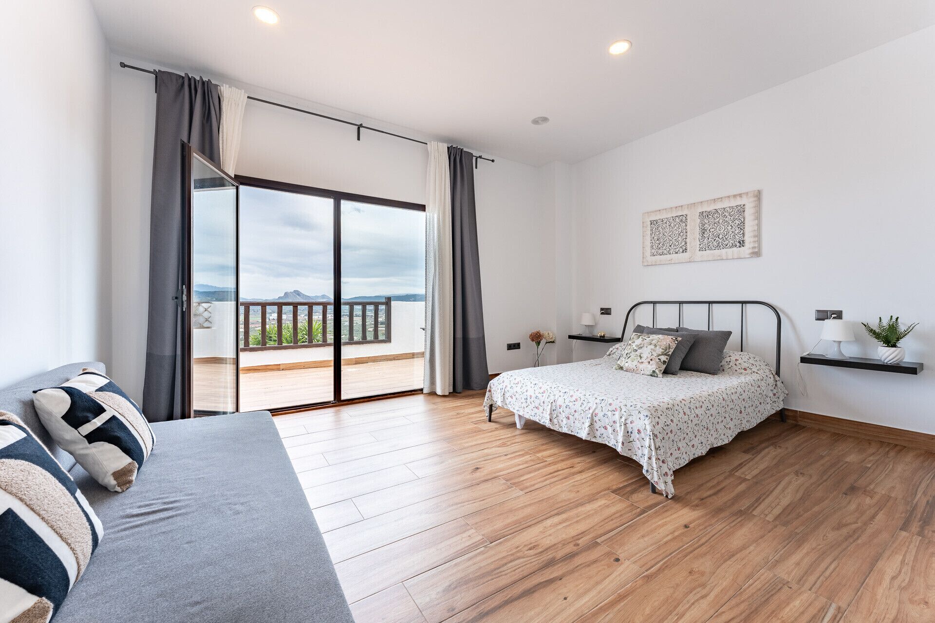 5 slaapkamers, een strijkplank/strijkijzer, gratis wifi, beddengoed