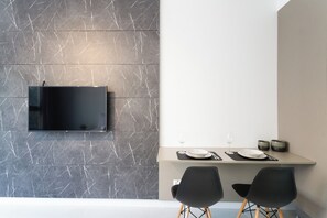 Studio | Blackout drapes, iron/ironing board, free WiFi