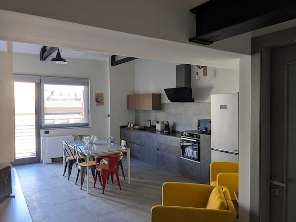 Fridge, microwave, oven, stovetop