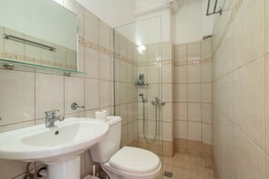 Douche, serviettes fournies