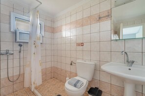 Shower, towels