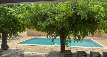 La Maison des Pins - climatisée avec piscine
