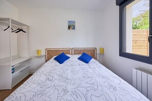 2 chambres, fer et planche à repasser, Wi-Fi gratuit, draps fournis
