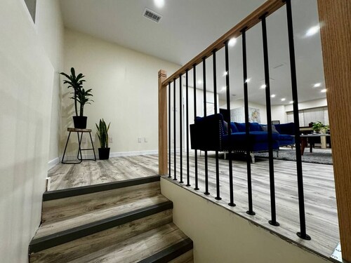 Comfy Flat | Hot Tub + Games