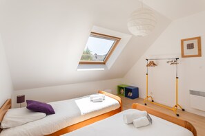2 bedrooms, iron/ironing board, free WiFi, bed sheets