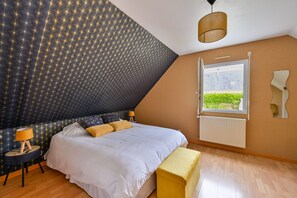 3 bedrooms, iron/ironing board, free WiFi