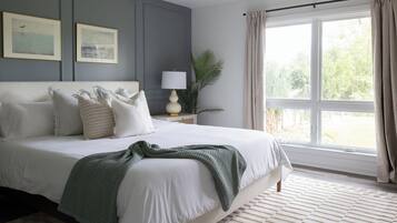 5 habitaciones, escritorio y tabla de planchar con plancha