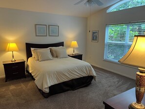 3 habitaciones, escritorio, tabla de planchar con plancha y wifi 