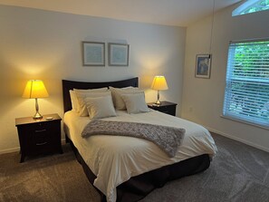 3 habitaciones, escritorio, tabla de planchar con plancha y wifi 