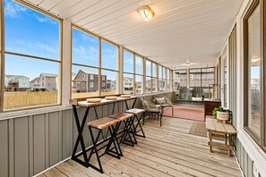 Dining - Decorated for Christmas, Book Your Holiday Escape! (Kill Devil Hills)