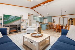 Smart TV, fireplace, DVD player, foosball - Decorated for Christmas, Book Your Holiday Escape! (Kill Devil Hills)