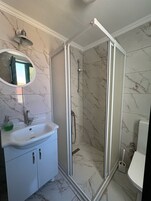 Classic Double Room | Bathroom | Shower, hair dryer, towels, soap