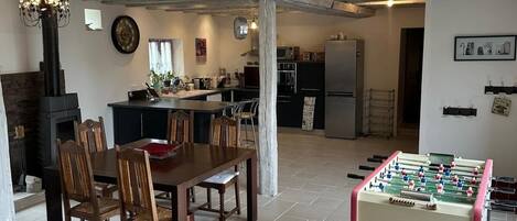 غرفة الألعاب