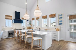 House (4 Bedrooms) | Exterior