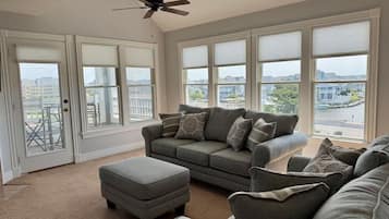 Televisión, chimenea