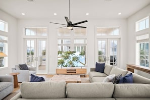 House (6 Bedrooms) | Interior