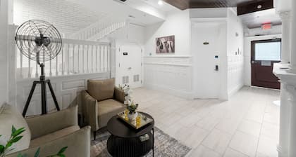1731 Private room 201