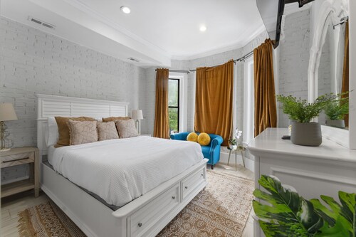 1731 Private room 201