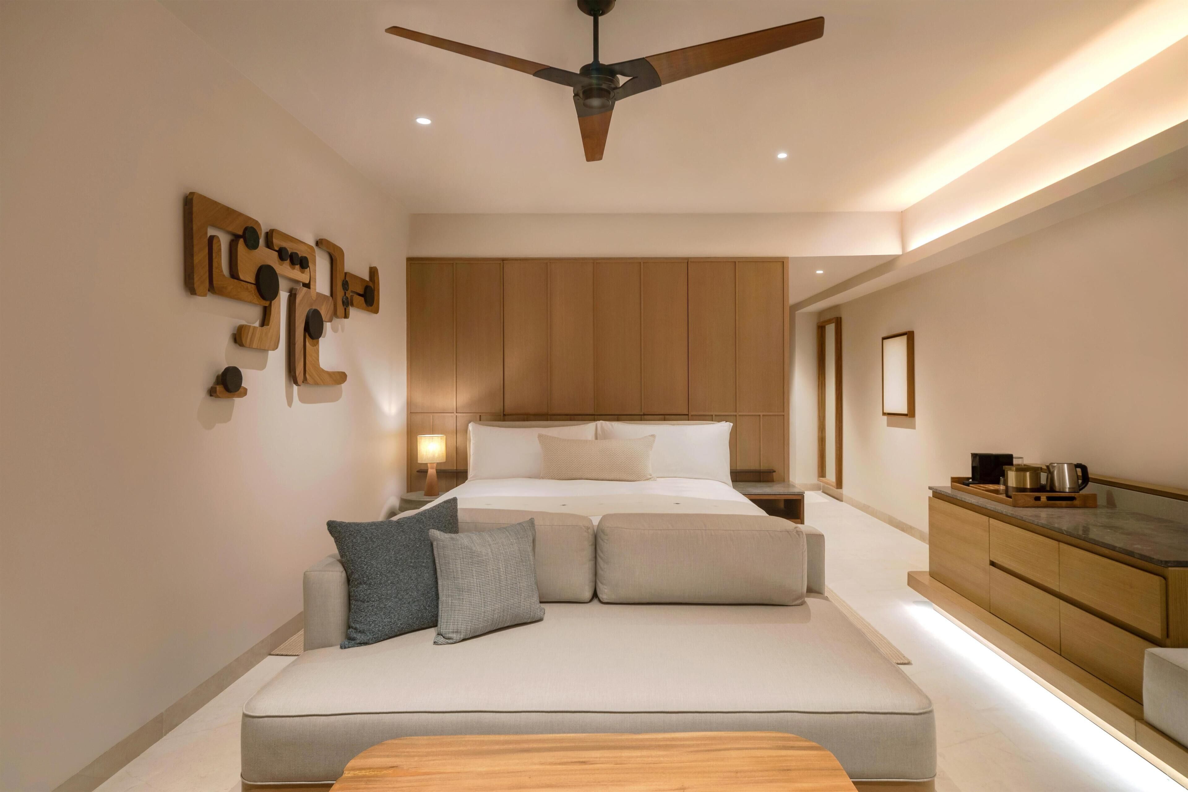 Daunenbettdecken, Zimmersafe, Schreibtisch