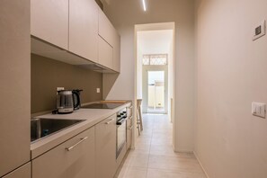 Kühlschrank, Ofen, Herdplatte, Geschirrspüler