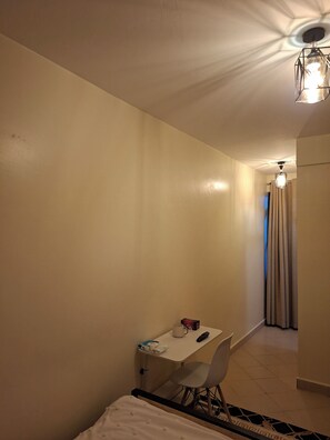 1 bedroom, iron/ironing board, WiFi - Xalleria Stay |Cozy Cheap Studio in Kitisuru (Kibichiku)