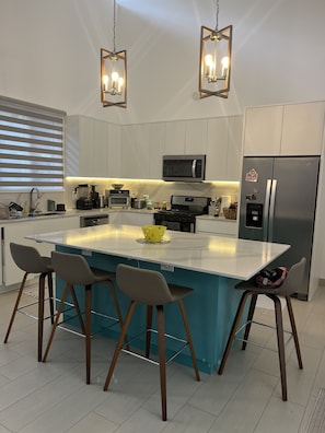 Mikrowelle, Ofen, Herdplatte, Geschirrspüler