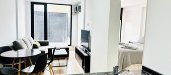 Excellent apartment with patio, Independence Park