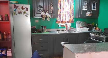 Lovely Vacation 2-bedroom townhome with WiFi, AC in San Fernando