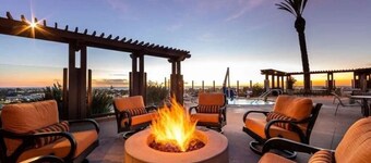 Cozy resort in enchanting Carlsbad at the flower fields
