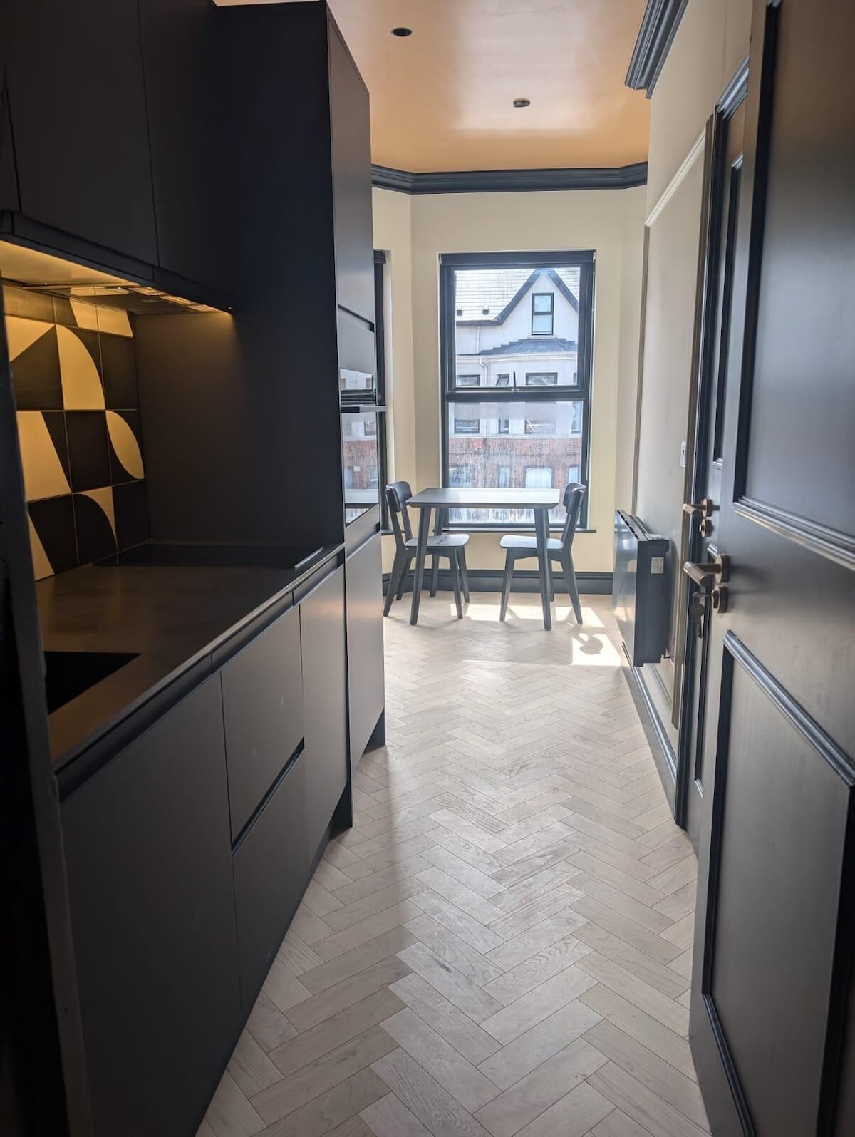 No. 5 Belfast kitchen and dining area