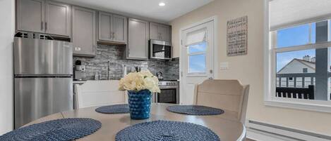 電子レンジ、オーブン、コンロ