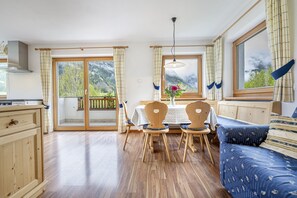 TV - 1006A Apartments Ciancel Gino (Ortisei)