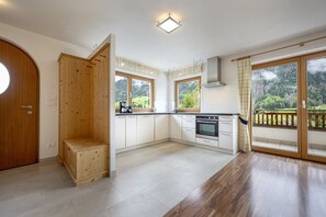 Réfrigérateur, micro-ondes, lave-vaisselle