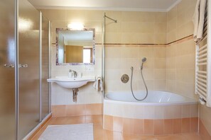 Shower, towels