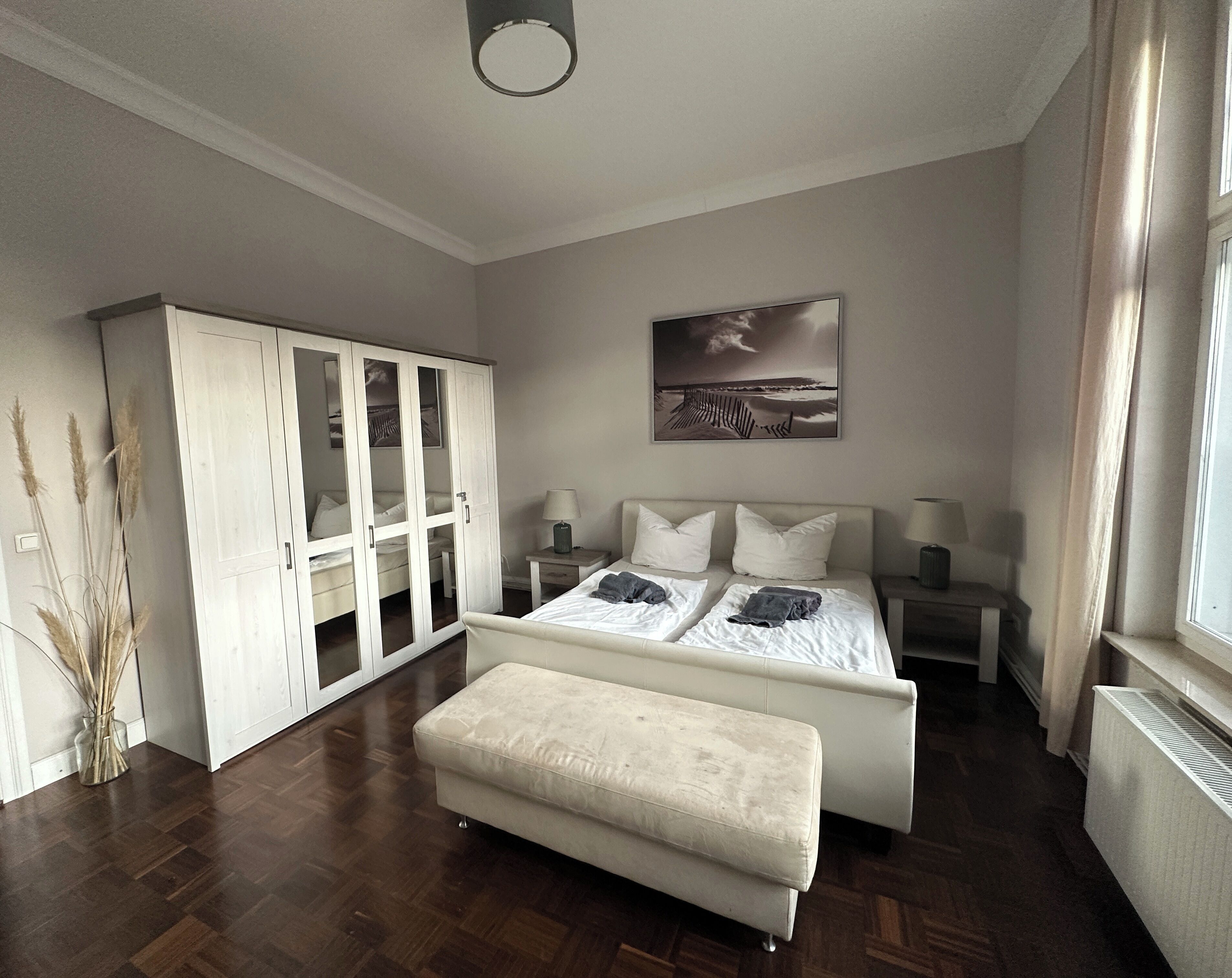 2 bedrooms, desk, iron/ironing board, travel crib