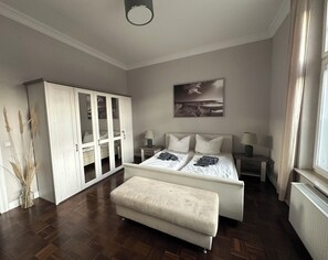 2 bedrooms, desk, iron/ironing board, travel crib