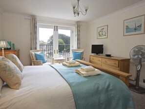 2 bedrooms, individually decorated, individually furnished, free WiFi - 10 Dartmouth House (Dartmouth)