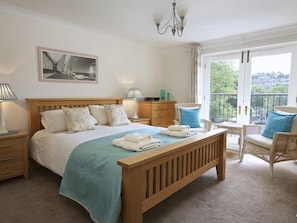 2 habitaciones, decoración personalizada y muebles diferentes
