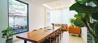 Taibei Holiday Villa