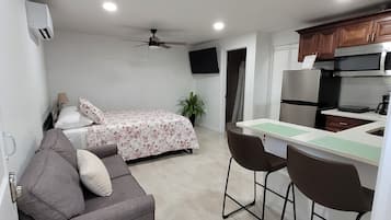 1 bedroom, iron/ironing board, WiFi