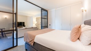 1 soverom, strykejern/-brett, wi-fi (inkludert) og sengetøy