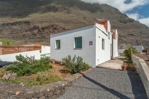 Property grounds - Apartment 'Rosi-1' with Private Terrace, Wi-Fi and Air Conditioning (Frontera)