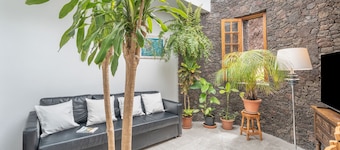 Apartment 'Rosi-1' with Private Terrace, Wi-Fi and Air Conditioning