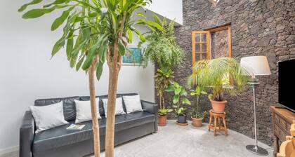 Apartment 'Rosi-1' with Private Terrace, Wi-Fi and Air Conditioning