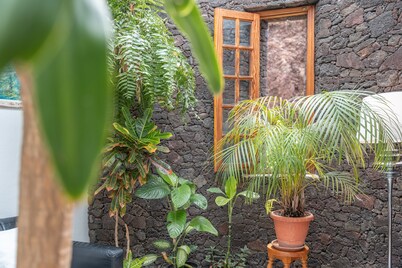 Apartment 'Rosi-1' with Private Terrace, Wi-Fi and Air Conditioning