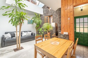 Dining - Apartment 'Rosi-1' with Private Terrace, Wi-Fi and Air Conditioning (Frontera)