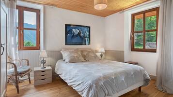 2 slaapkamers, een strijkplank/strijkijzer, gratis wifi, beddengoed