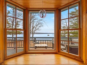 Unclassified image, 4 of 48, button